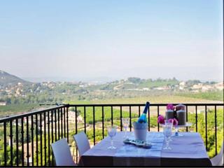 Chalet à Borriol. Venta de una espectacular villa en borriol