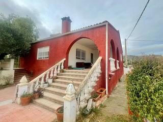 Chalet à Onda. Venta de villa en onda