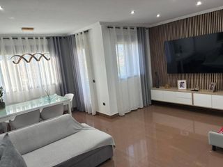 Pis en Ensanche - Parque Santa Rosa. Venta de piso en castell� de la plana