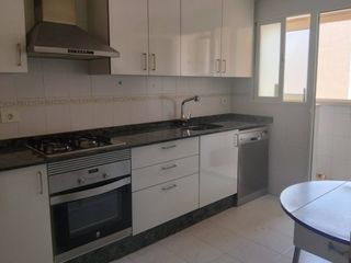 Miete Etagenwohnung in Parque Geólogo José Royo Gómez. Alquiler de piso exterior con terraza en castelló de la plana, z