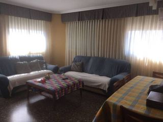 Affitto Appartamento in Estación - Universidad. Alquiler de piso de 3 habitaciones zona uji sólo estudiantes