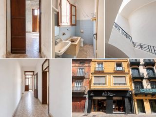 Casa a Casco Histórico. Edificio en pleno centro de castellón con local alquilado y proy