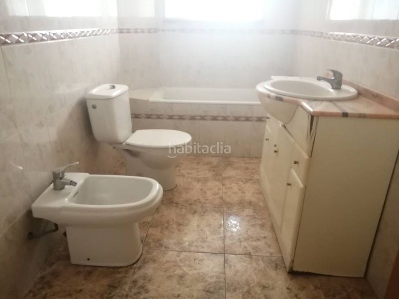 Foto c022c6d9-6476-4b28-8a76-b7a9b1004bf8. Edifici a Centro Almazora / Almassora