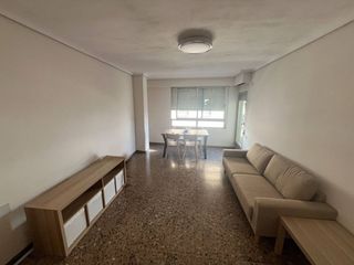 Lloguer Pis a Plaza Illes Columbretes. Piso en alquiler en castelló de la plana, zona norte para estudi