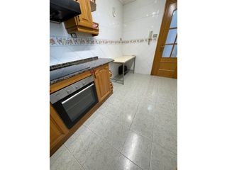 Pis a Nules. Venta de piso exterior de 4 habitaciones en nules