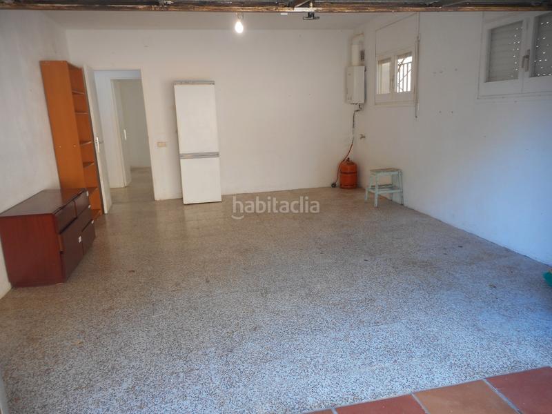 Foto 06f49b2f-f7db-4909-affa-18caf27a40f9. Casa amb xemeneia aparcament a Vallirana