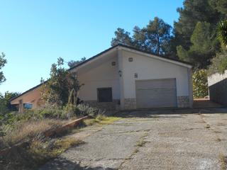 Casa en Vallirana. Casa con muchas posibilidades