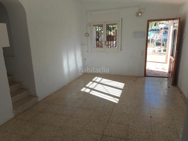 Foto 66e0ba2e-e5c1-4f51-90ce-7684fbf425a2. Casa amb xemeneia aparcament a Vallirana