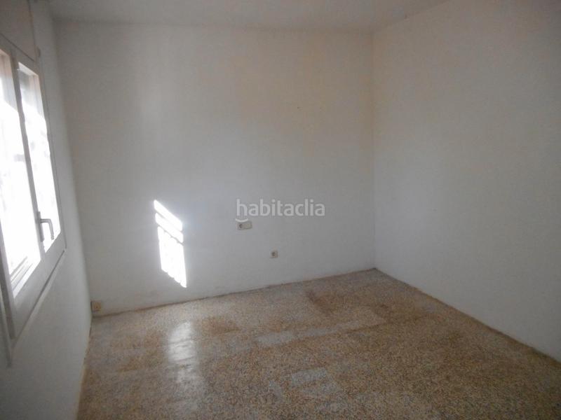 Foto b126f4ad-4ce1-4892-b14c-7fe54890f095. Casa amb xemeneia aparcament a Vallirana