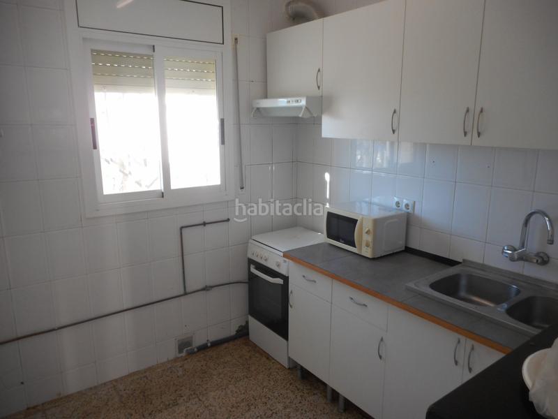 Foto f320f37b-6d20-42c3-9525-718a3e5cb685. Casa amb xemeneia aparcament a Vallirana