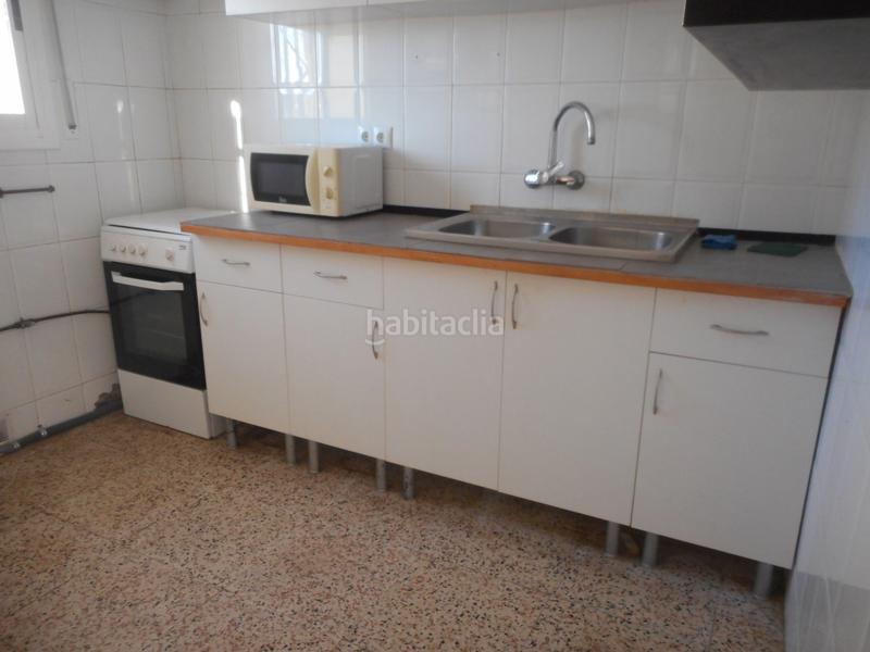Foto f5d814c4-2582-428e-82dd-3511c414aab7. Casa amb xemeneia aparcament a Vallirana