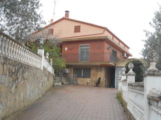 Maison à Carrer sant jaume 1. Casa muy amplia con piscina