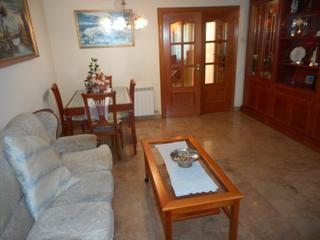 Piso en Vallirana. Único. 4 habitaciones y todo exterior