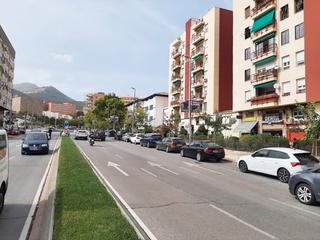 Aparcament cotxe a Avenida ruiz jiménez 2