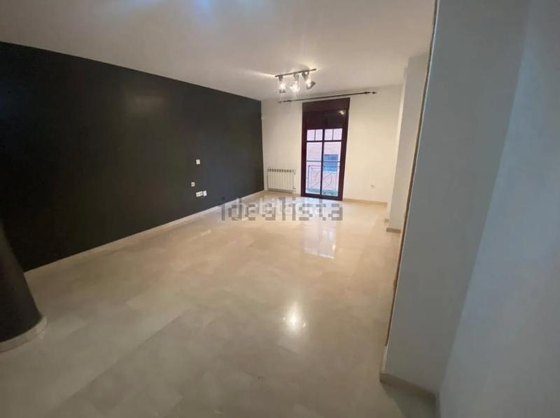 Foto e194fefa-7567-4dcd-baa8-fadcc544f408. Appartamento con riscaldamento parcheggio piscina in Jaén