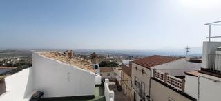 Casa adossada a Ctra. Circunvalación - La Magdalena. Magnífica casa junto plaza de la magdalena !!!