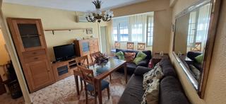 Piso  Avenida granada. Pisazo ubicado junto a puerta barrera por avda. de granada !!!