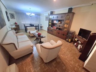 Flat  Avenida de madrid. Magnífico pisazo en avda. de madrid, frente corte inglés !!!!