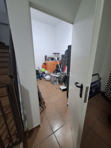 Foto 13fa39eb-3da8-4bd5-aca5-eff12d4c2773. Maison jumelée avec cheminée chauffage parking dans Jaén
