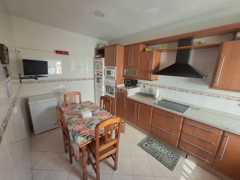 Foto 58d1bb15-04d5-43f4-9a49-e78800487907. Maison jumelée avec cheminée chauffage parking dans Jaén