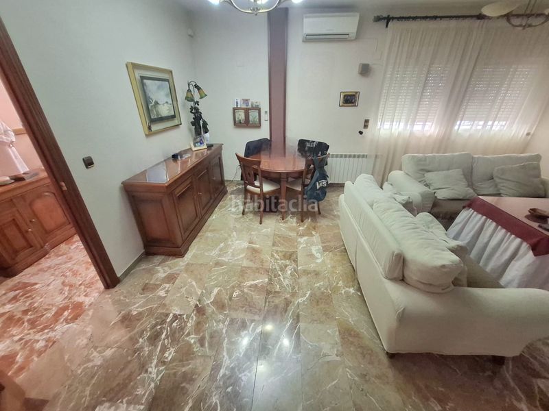 Foto d45d39cc-bda6-4b37-9e83-8e33908127e5. Maison jumelée avec cheminée chauffage parking dans Jaén