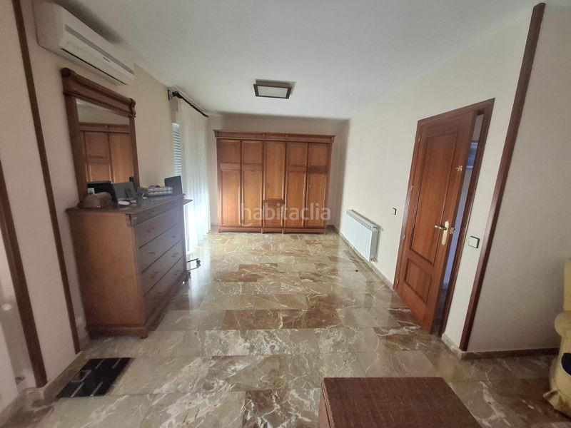 Foto da4d6632-146f-47fa-a650-d30a26802abb. Maison jumelée avec cheminée chauffage parking dans Jaén