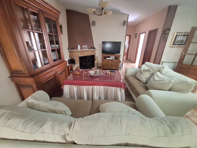 Foto f9e08f63-e34e-4a0e-8782-592234438da5. Maison jumelée avec cheminée chauffage parking dans Jaén