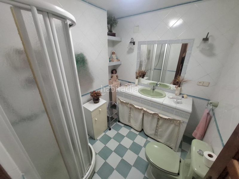 Foto 40853bff-9785-4fab-b9af-2a9ca6535a9a. Casa adossada amb xemeneia calefacció aparcament piscina a Jaén