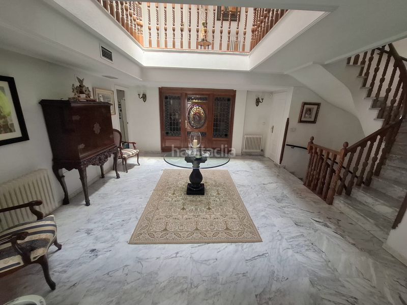 Foto 53d346a6-adbe-4e54-8145-c35a98e9f1cf. Casa adossada amb xemeneia calefacció aparcament piscina a Jaén