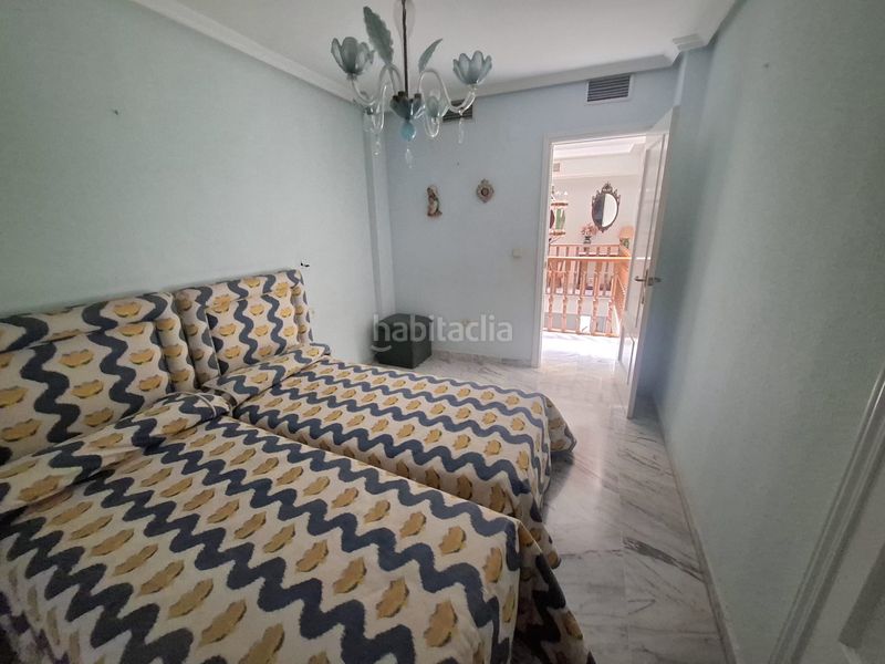 Foto 720871f2-df1d-4aa5-9335-e1ce41ebf50d. Casa adossada amb xemeneia calefacció aparcament piscina a Jaén