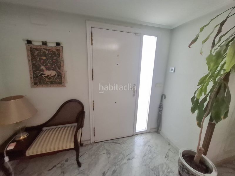 Foto b0e536e9-4618-4d55-9928-54b142ff8a7f. Casa adossada amb xemeneia calefacció aparcament piscina a Jaén