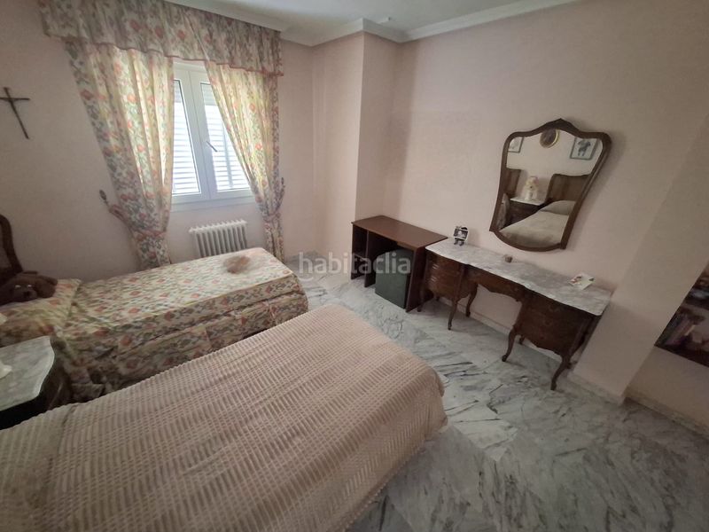 Foto b74bcec5-c859-4616-aa58-4acda04c8904. Casa adossada amb xemeneia calefacció aparcament piscina a Jaén