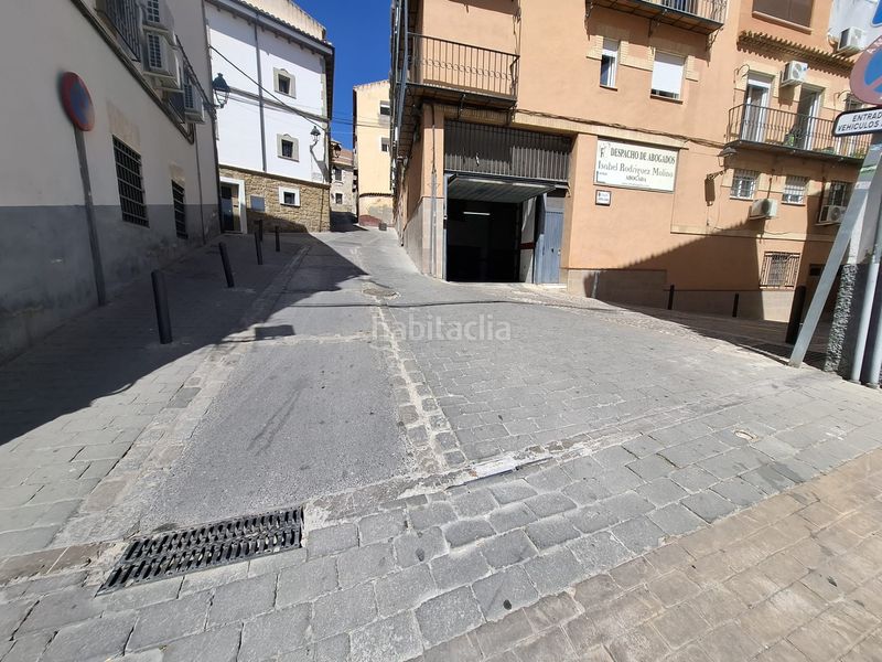 Foto 54595187-5b35-4f8c-8b2f-73fb8f528721. Aparcament cotxe a calle arroyo de san pedro 7 a Jaén