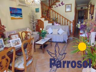 Semi detached house in Calle marina del faro 3
