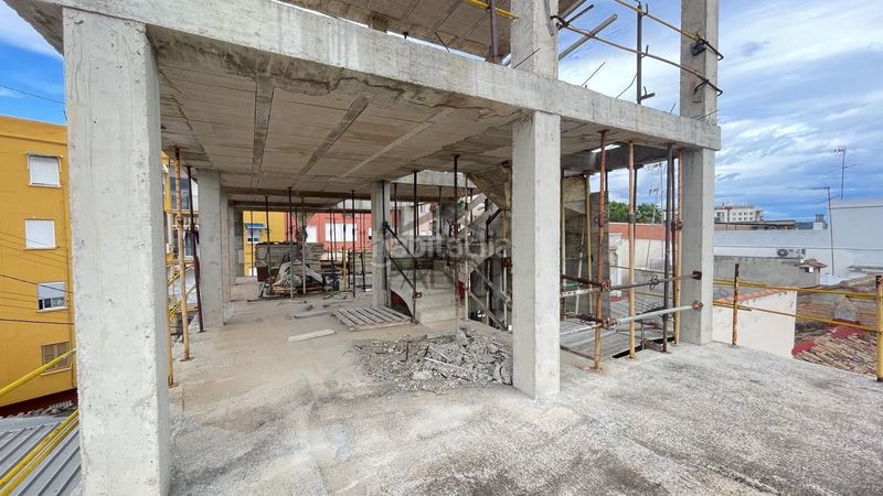 Foto ed7f2e53-6eb0-4826-8b20-0a4914bf1c11. Edificio en Carcaixent