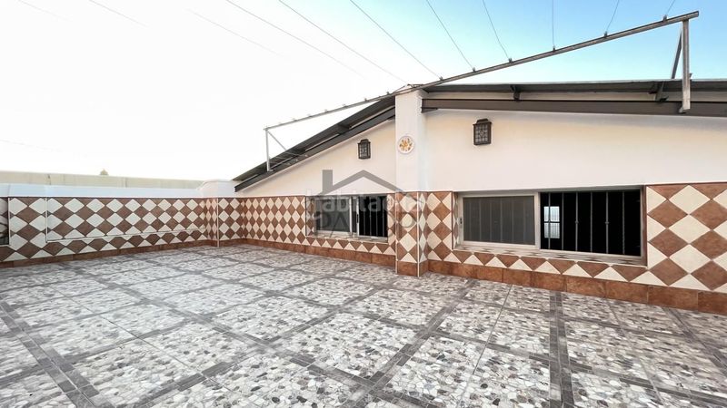 Foto a9c9e517-8c5c-4a11-b110-cce147876178. Casa amb calefacció aparcament a Pobla Llarga (la)