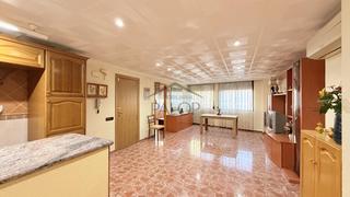 Appartamento in Carcaixent. Piso de 129 m con amplia cochera opcional