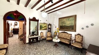 Casa a Manuel. Casa en venta a dos calles en manuel