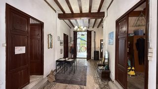 Casa in Carcaixent. Casa céntrica con patio en venta en carcaixent