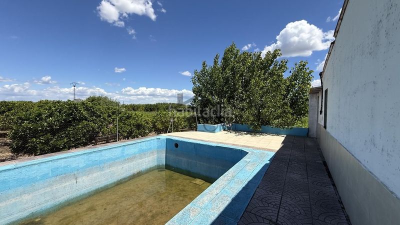 Foto f4d67da1-ee2c-4da8-a0a8-d68829e71046. Masia a Carcaixent