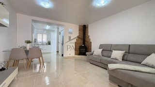 House in Carcaixent. Adosado en venta la barraca daigües vives