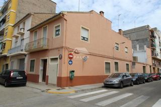 Casa a Carcaixent. Esta casa se encuentra en carcaixent, valencia, en la zona de la