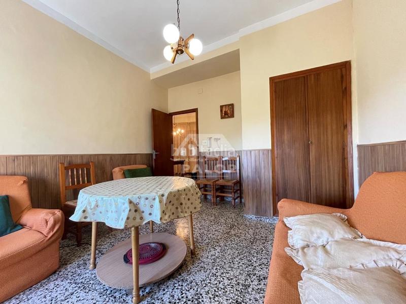 Foto 524ca664-86aa-44e6-b1d5-a7bd24539484. Haus mit parking in Manuel