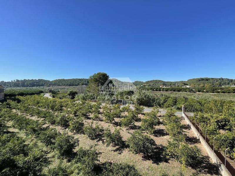 Foto 59f519d3-7642-41a9-b0ab-81b275f48ddb. Haus mit parking in Manuel