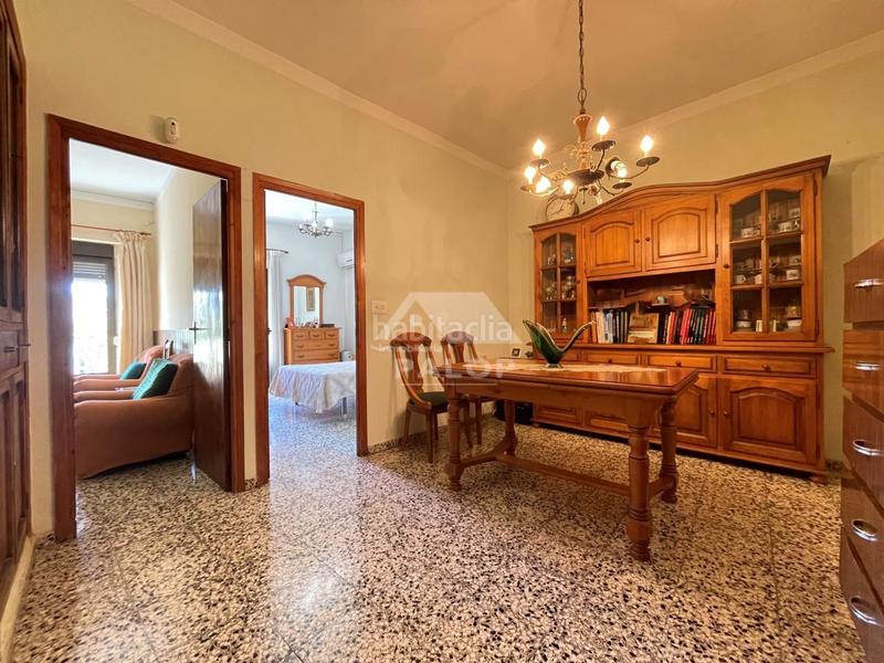 Foto 6a5c4041-c0b4-4b31-b49b-ca2fa799f2c1. Haus mit parking in Manuel