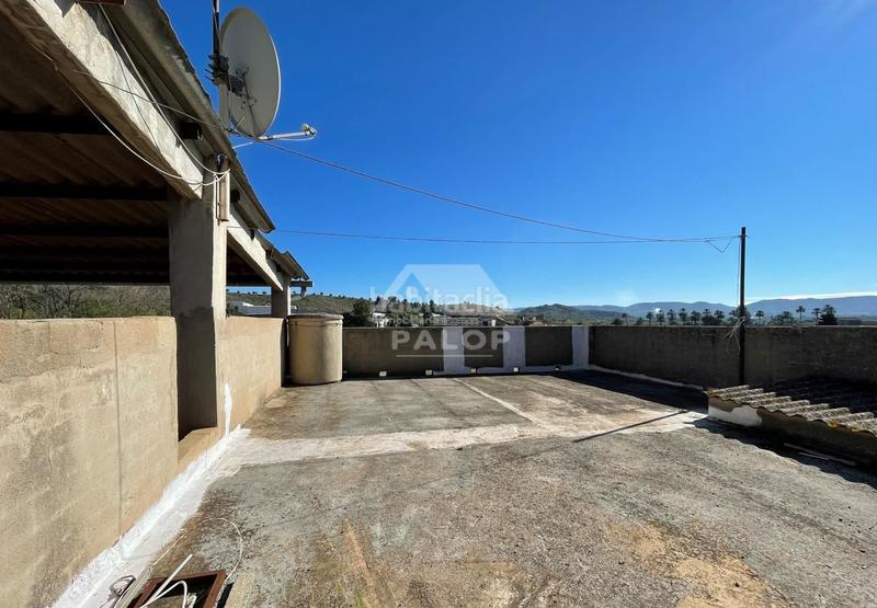 Foto 6c4ce676-d939-4df7-88a6-20bbb5639821. Haus mit parking in Manuel