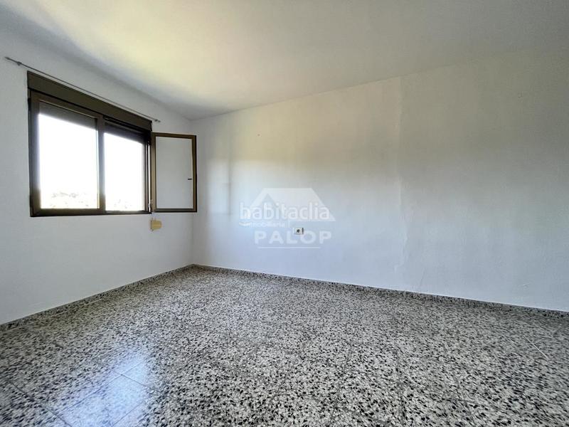 Foto a718b4f4-7c90-4ce4-9886-ca49d66d1662. Haus mit parking in Manuel