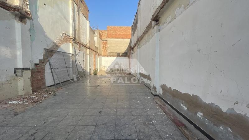 Foto 5a82805c-8ea8-4a55-acad-707d35b95ee4. Casa esta casa se encuentra , valencia, en la zona de la avenida. 

es un casa que tiene 211 m2 construidos en un solar en Carcaixent