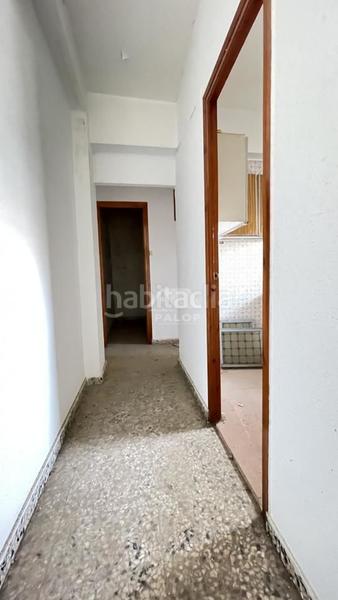 Foto bacb8cad-42fa-4b96-bd32-7e820ea6c435. Casa esta casa se encuentra , valencia, en la zona de la avenida. 

es un casa que tiene 211 m2 construidos en un solar en Carcaixent