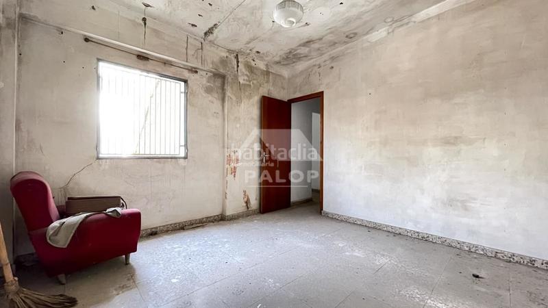 Foto f3d76940-2b67-451e-994f-0b8b80aa32ab. Casa esta casa se encuentra , valencia, en la zona de la avenida. 

es un casa que tiene 211 m2 construidos en un solar en Carcaixent